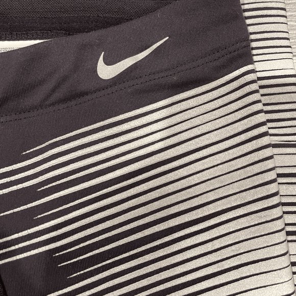Women's Nike Dri Fit Reflective Leggings Size XS - Picture 3 of 7